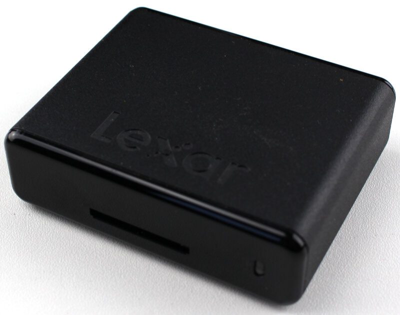 Lexar_Workflow-Photo-reader sr2 angle