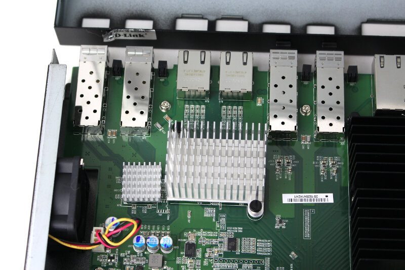 D-Link DXS-1210-12TC-Photo-inside closeup 2