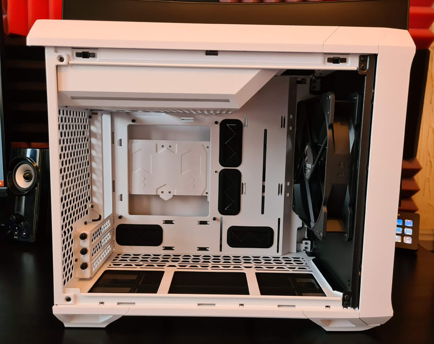 Fractal Torrent Nano mITX chassis review