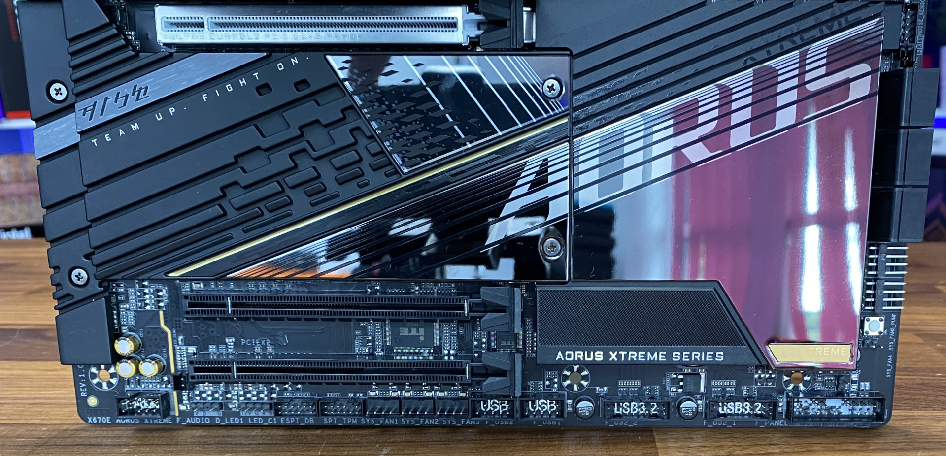 X670E AORUS XTREME (rev. 1.x) Características